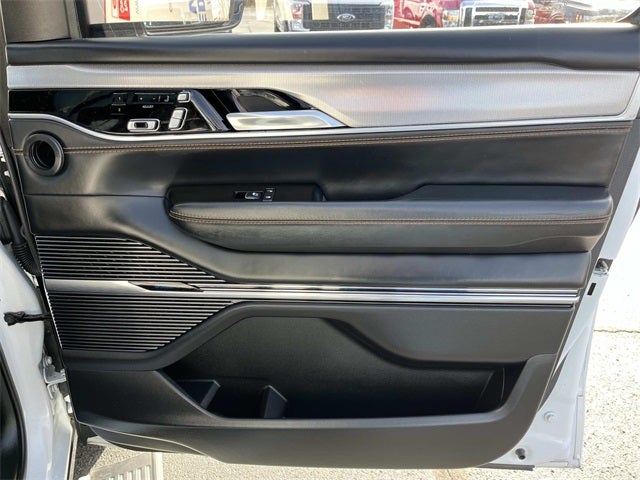 2022 Jeep Grand Wagoneer Series III