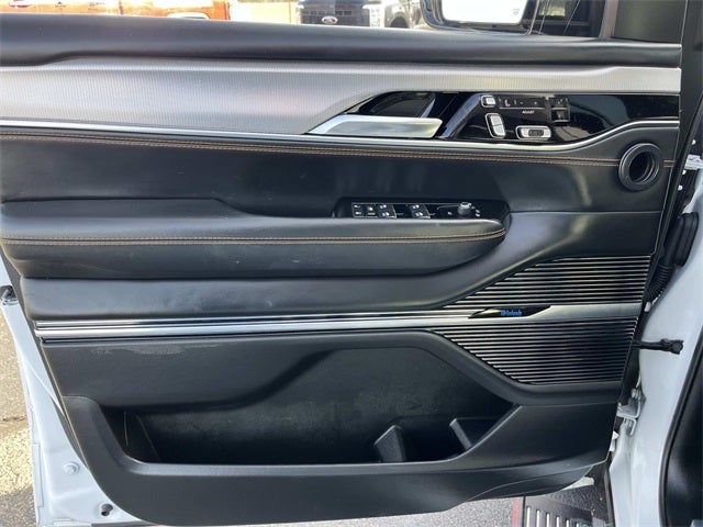 2022 Jeep Grand Wagoneer Series III