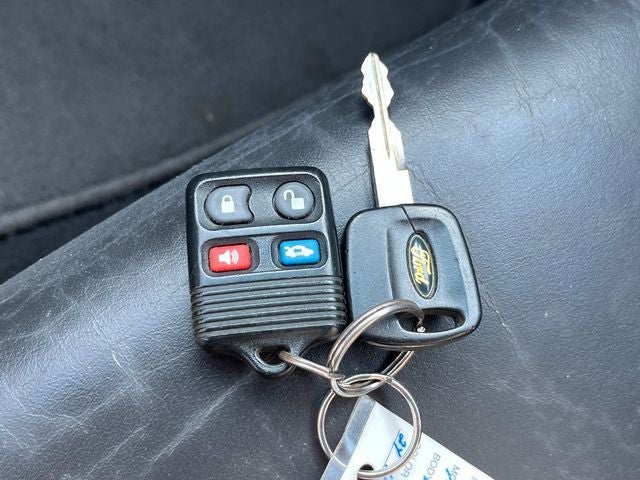 2002 Ford Thunderbird Base