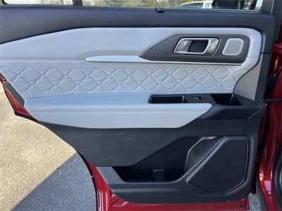 2025 Ford Explorer Platinum