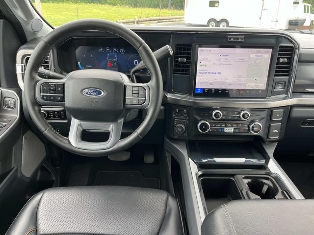 2025 Ford F-350SD Lariat DRW