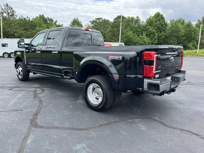 2025 Ford F-350SD Lariat DRW