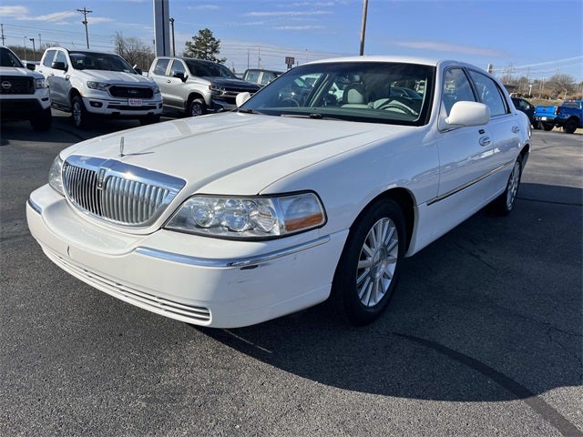 2004 Lincoln Town Car Signature