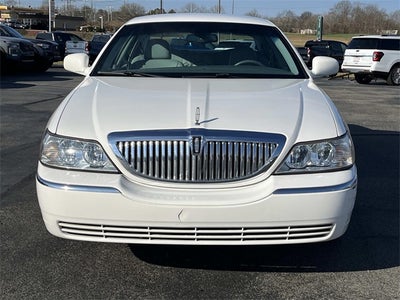 2004 Lincoln Town Car Signature