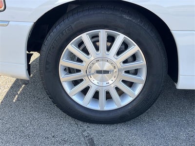 2004 Lincoln Town Car Signature