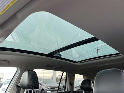 2022 Volkswagen Atlas 3.6L V6 SEL Premium R-Line