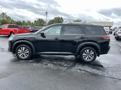 2024 Nissan Pathfinder SL
