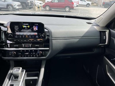 2025 Nissan Pathfinder Platinum