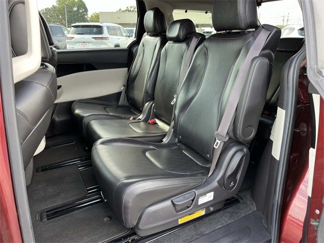 2022 Kia Carnival EX